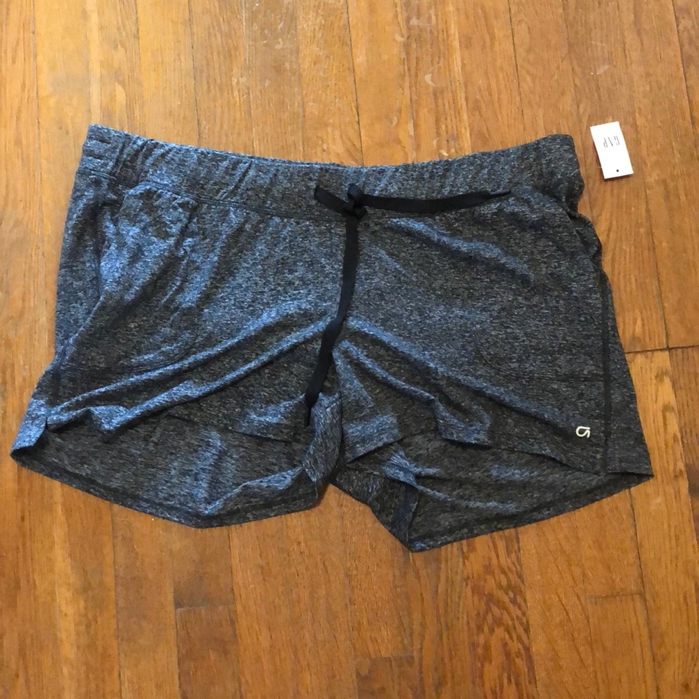Gap maternity shorts